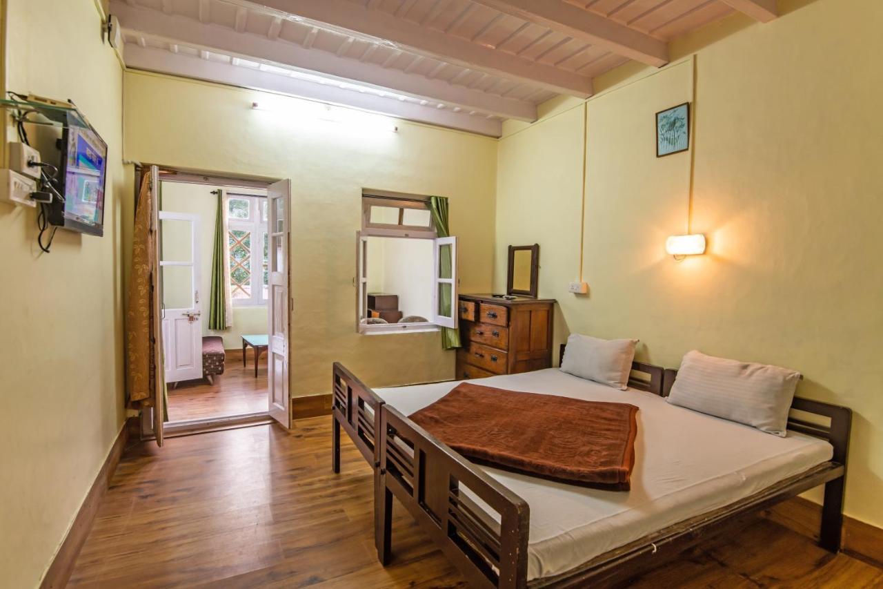 India Hotel - Lake View - Mall Road Найнитал Экстерьер фото